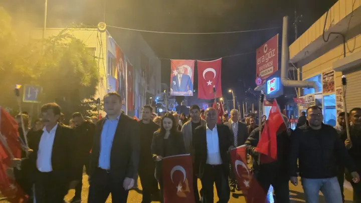 Adana Büyükşehir Belediyesi ve kamu kurumlarıyla el ele çalıştıklarını belirten Başkan Altıok, Cumhuriyetin dayanışma ruhunu yerel yönetime yansıttıklarını ifade etti.