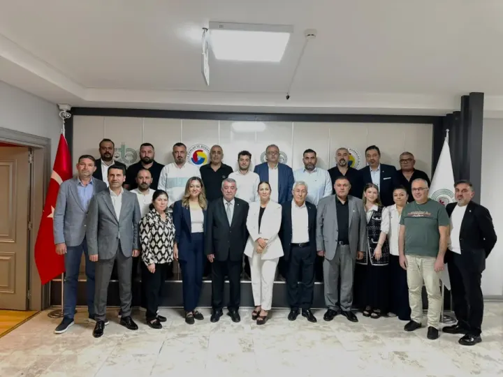 Ceyhan Öğretmenevi’nde Seçim Zirvesi: Ceyhan Ticaret Odası Süreç Hakkında Bilgi Verdi