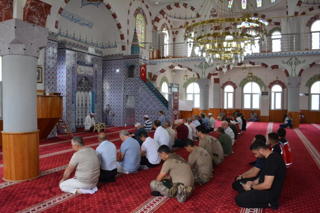 Cumhuriyet Meydanı’nda 15 Temmuz Şehitleri İçin Kur’an Tilaveti