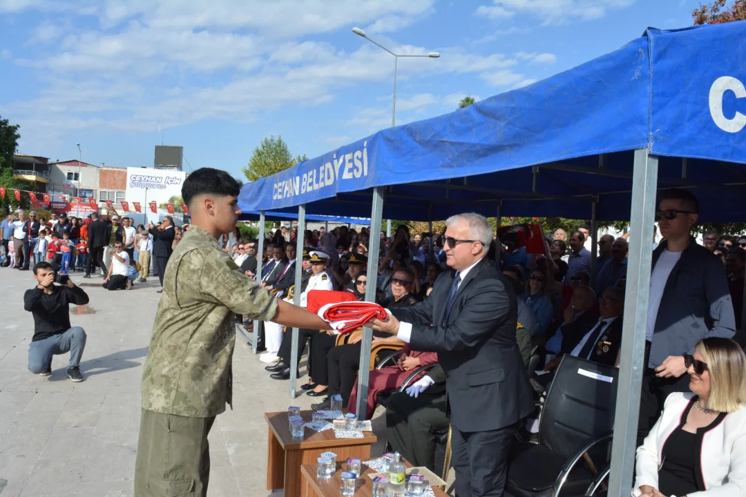 Ceyhan’da Cumhuriyet Bayramı Rüzgarı! Meydanlar Doldu Taştı