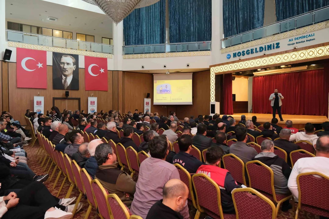 Araç Kullanan Belediye Personeline Güvenli Sürüş Desteği