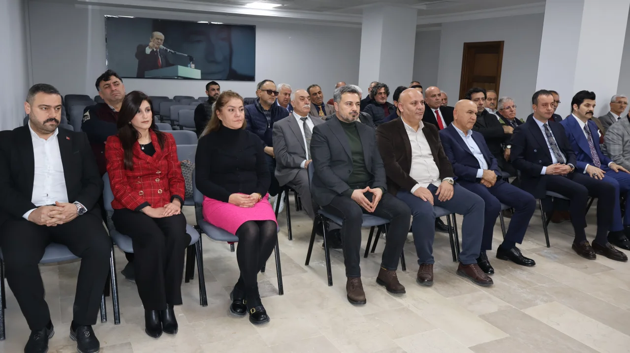 “Zerre Tereddüt Etmeden Liderimizin Yanındayız”