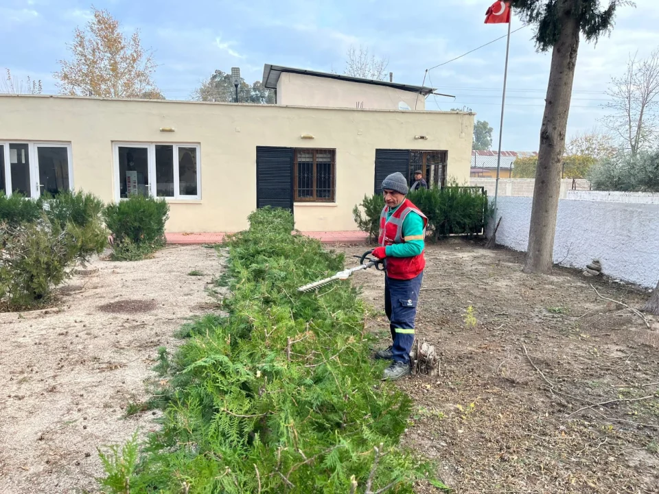 Ceyhan Belediyesi Kırsal Mahallelerde Hizmet Atağını Sürdürüyor