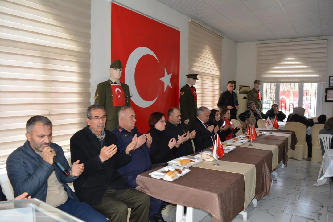 Gazi ve Şehit Aileleri Derneği’nde Duygu Dolu Anma Programı