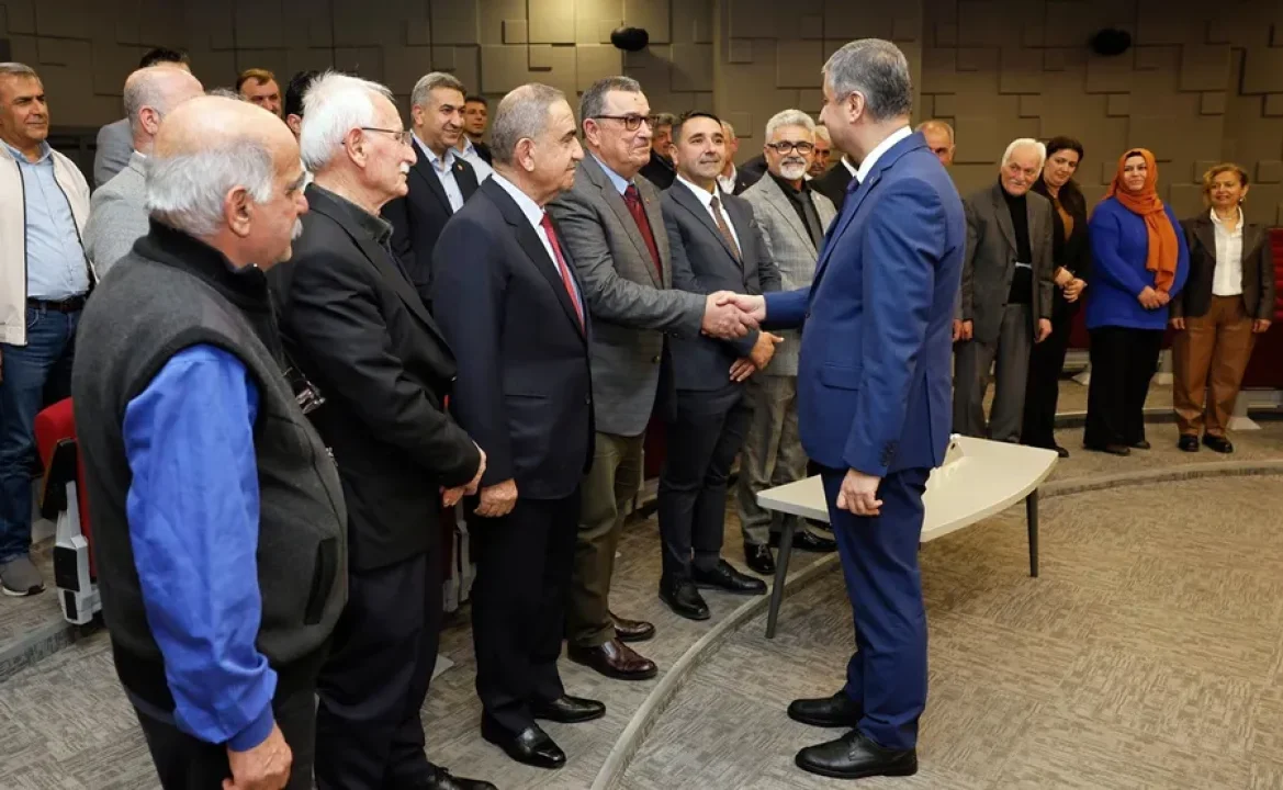 Vali Mustafa Yavuz Adana’da Gönüllere Dokunuyor: İftar, Muhtar ve Sevgi Evleri Ziyareti