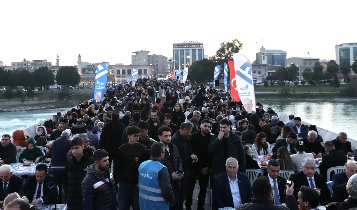 Tarih ve Maneviyat Taşköprü’de Buluştu: 5 Bin Kişi Aynı Sofrada Oruç Açtı!