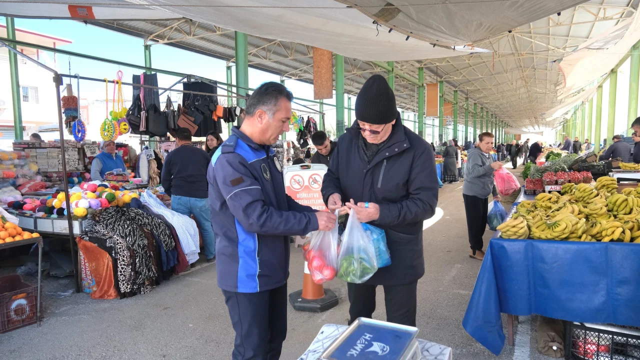 Ceyhan’da Pazar Yerlerine 