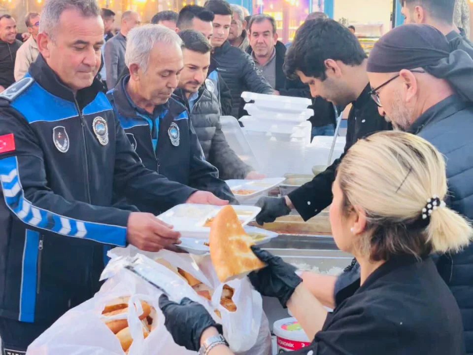 Güney Yıldızı’nda Samimi İftar: Yumurtalık Belediye Ailesi Bir Arada