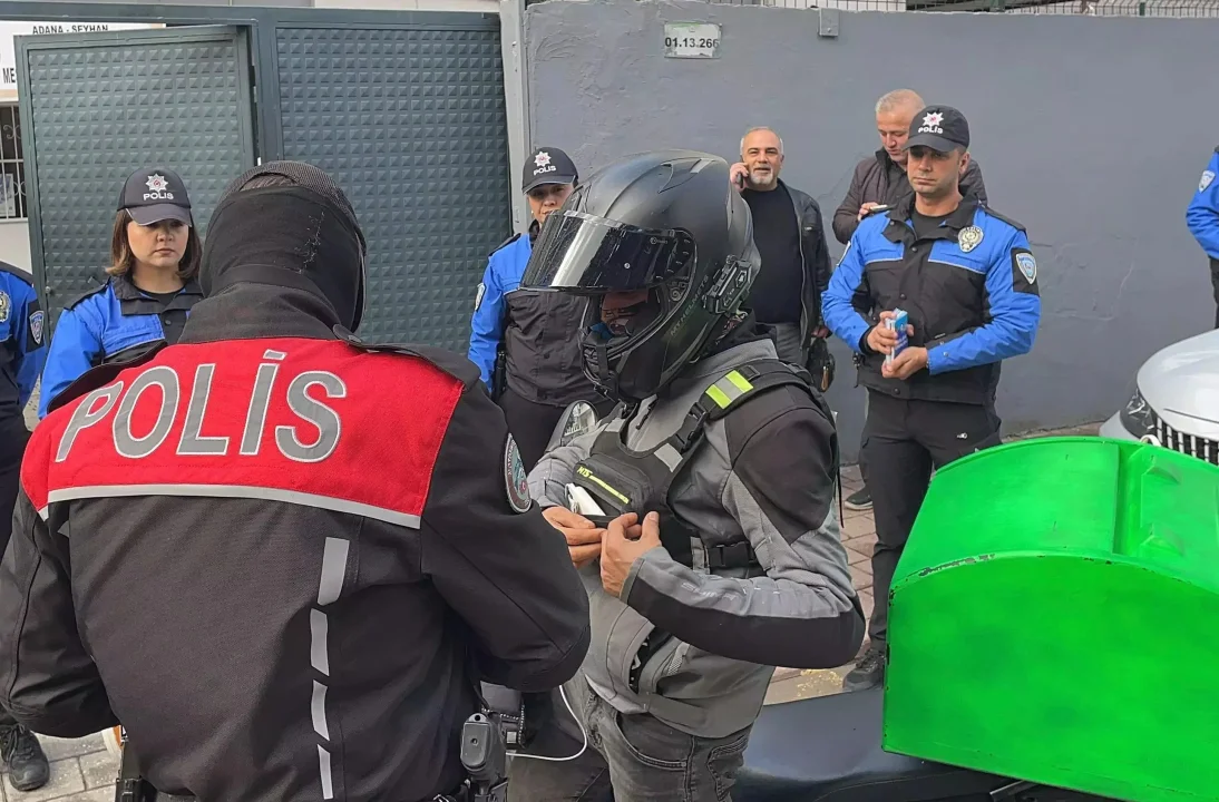 Adana Narkotik Ekiplerinden Okul Çevrelerine 