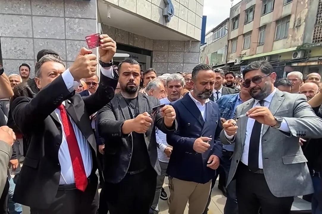 Beş Sendika Tek Yürek: Ceyhan’da Bankalara Karşı Dev Boykot Kapıda!