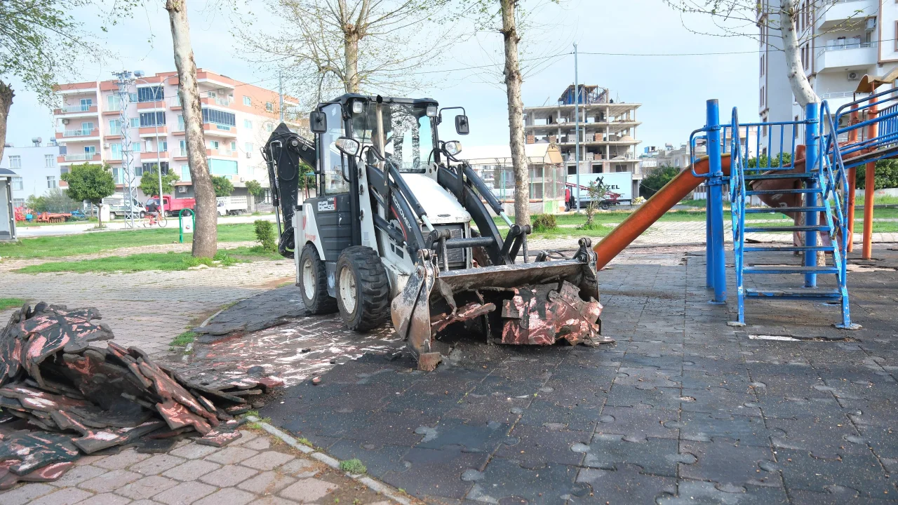 Şehit Mustafa Durmaz Parkı Baştan Sona Yenileniyor, Şehit Süleyman Çakır Koşu Yolu ve 27 Parkta Çalışmalar Sürüyor