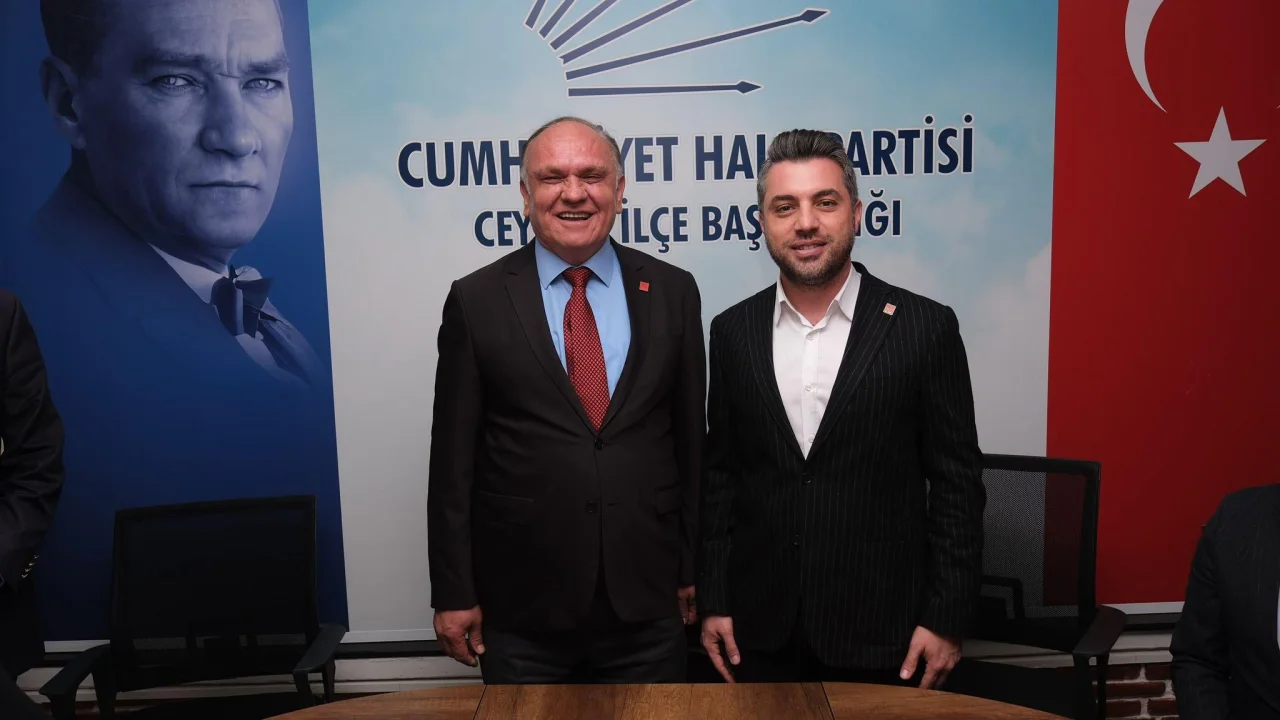 CHP Ceyhan’da Görev Değişimi: Caner Aydar Görevi Devretti
