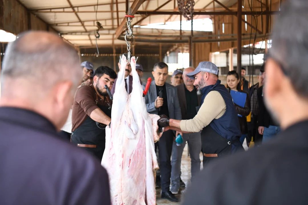 Kurban Bayramı Öncesi Kritik Eğitim: Sarıçam’da Güvenli Kesim İçin Adım Atıldı