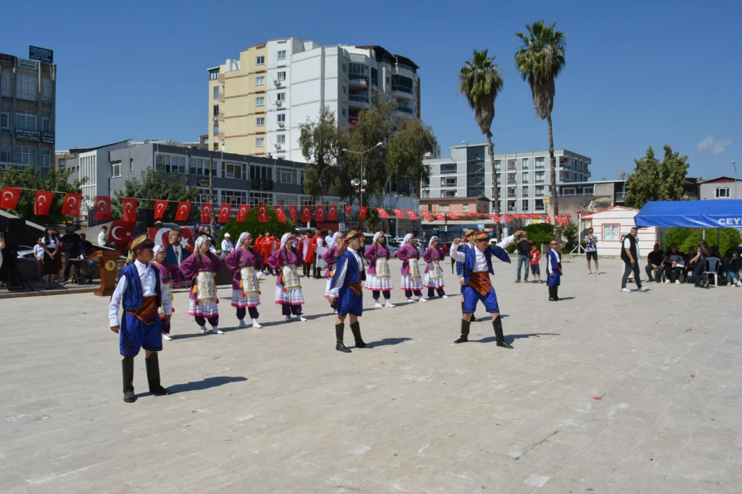 Ceyhan’da Ring Meydana Taşındı: Muay Thai ve Taekwondo Gösterileri Alkış Topladı