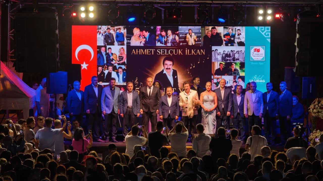 Sarıçam Belediyesi Ana Sponsorluğunda Unutulmaz Gece: Şarkılar Ahmet Selçuk İlkan İçin Söylendi