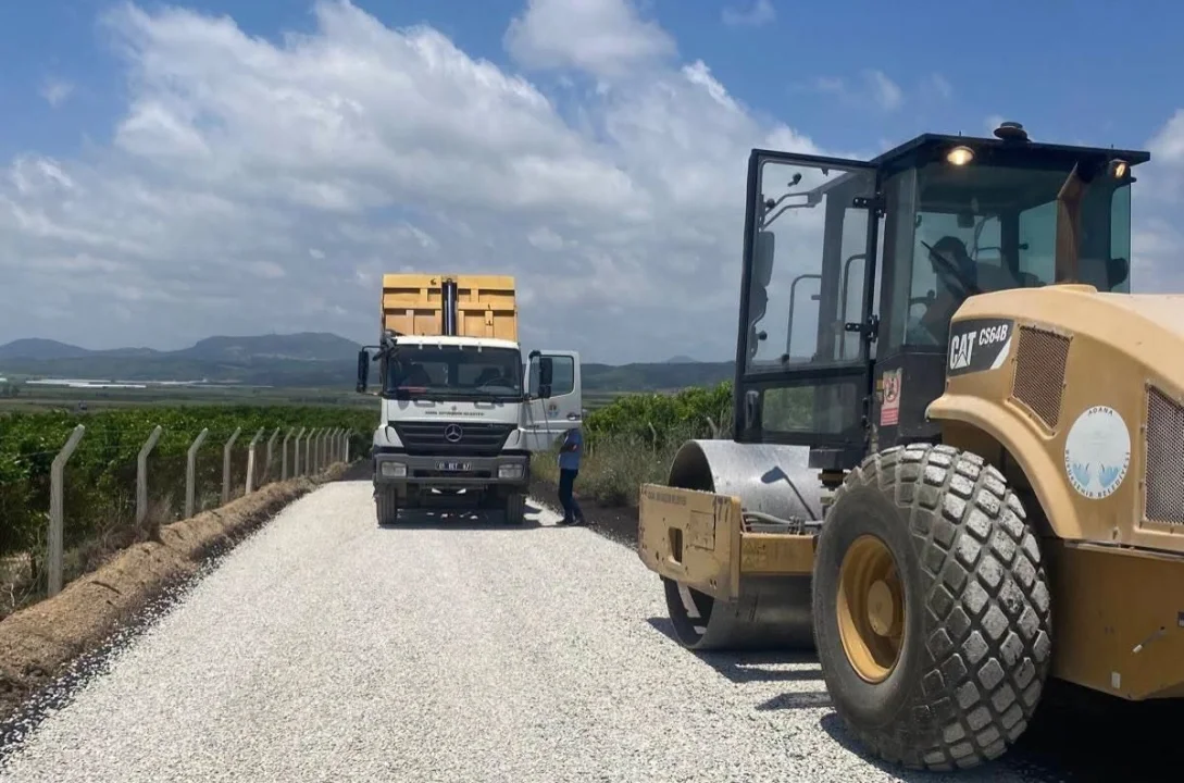Yumurtalık’ta Ulaşım Konforu Artıyor: Zeytinbeli-Kalemli Yolunda Son Durum İncelendi