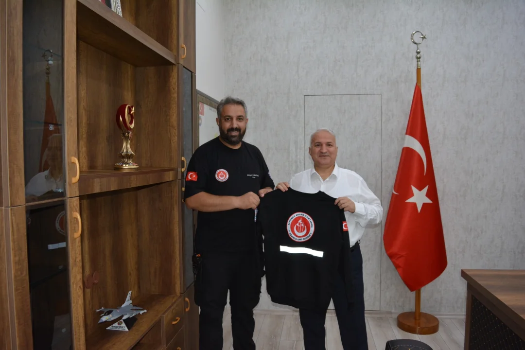 Ceyhan Kaymakamı Ramazan Kurtyemez’e Büyük Onur: ALPKURT Onursal Başkanı Oldu!