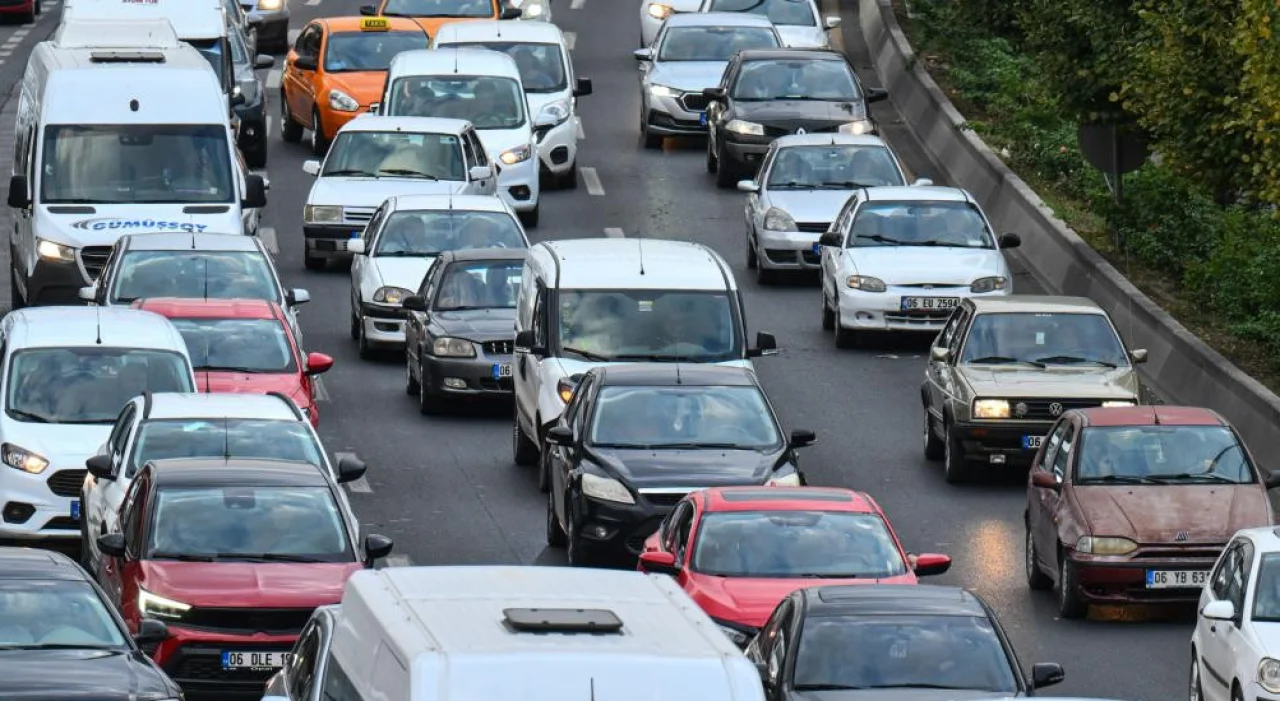 Okullar Açıldı, Trafikte Dikkat Zamanı: Sürücülere Okul Bölgesi Çağrısı!